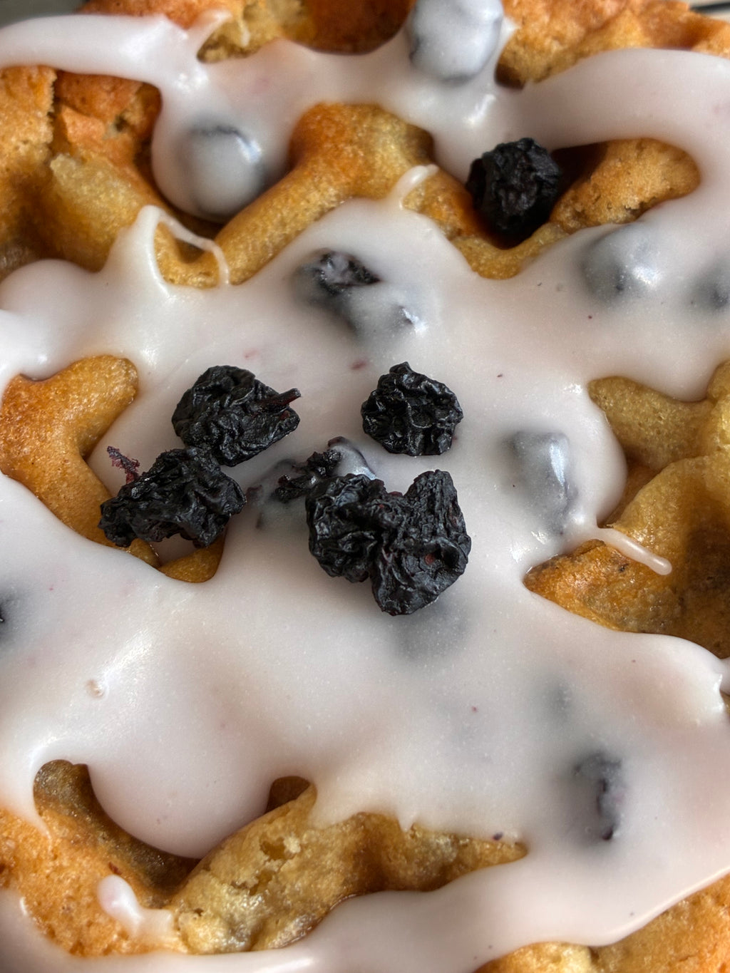 The Craffle- Bluberry Flavor waffle style (6) cookies